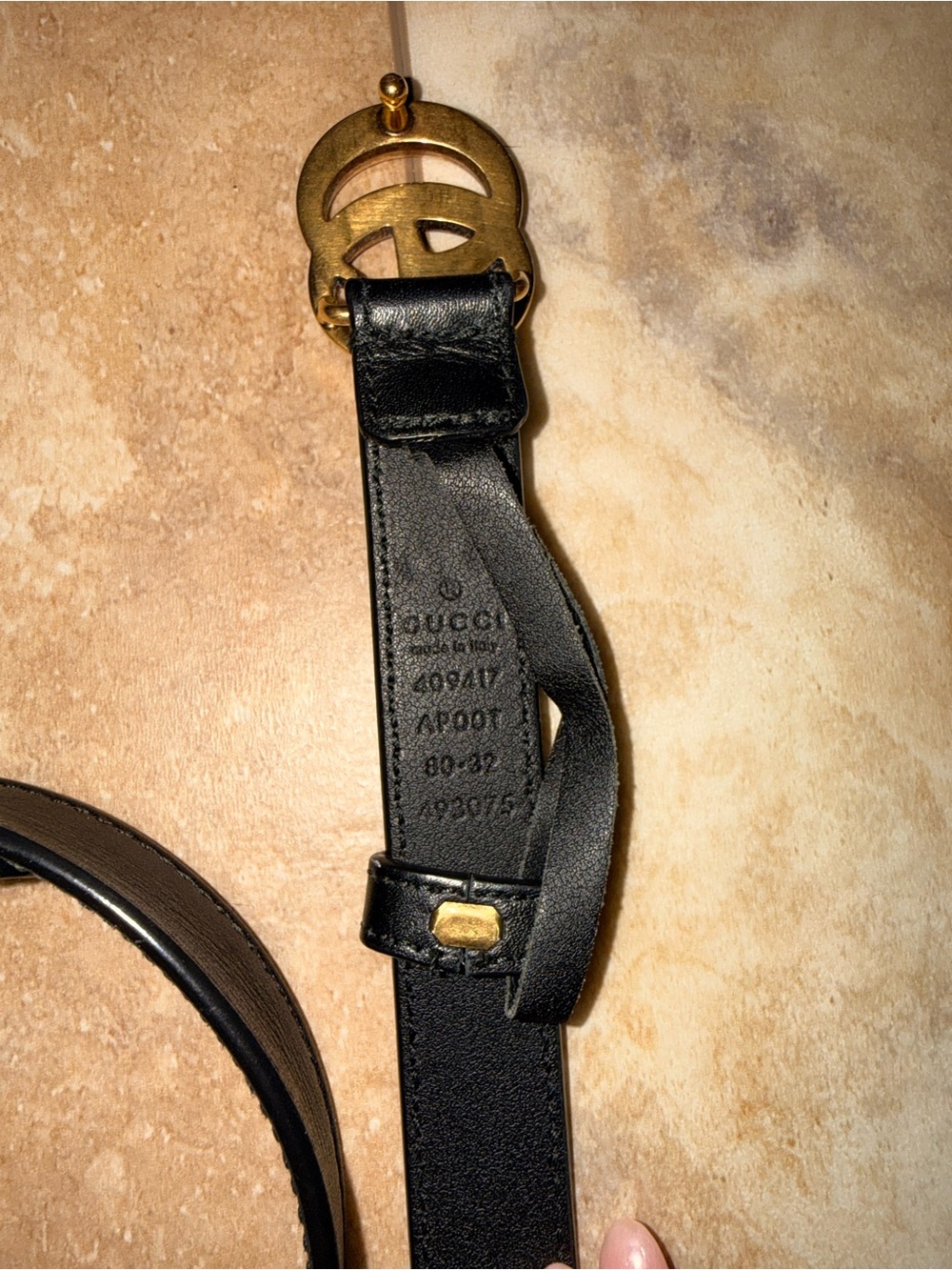 Gucci Black Leather Belt with Gold Double G Buckle - Picture 2 of 5